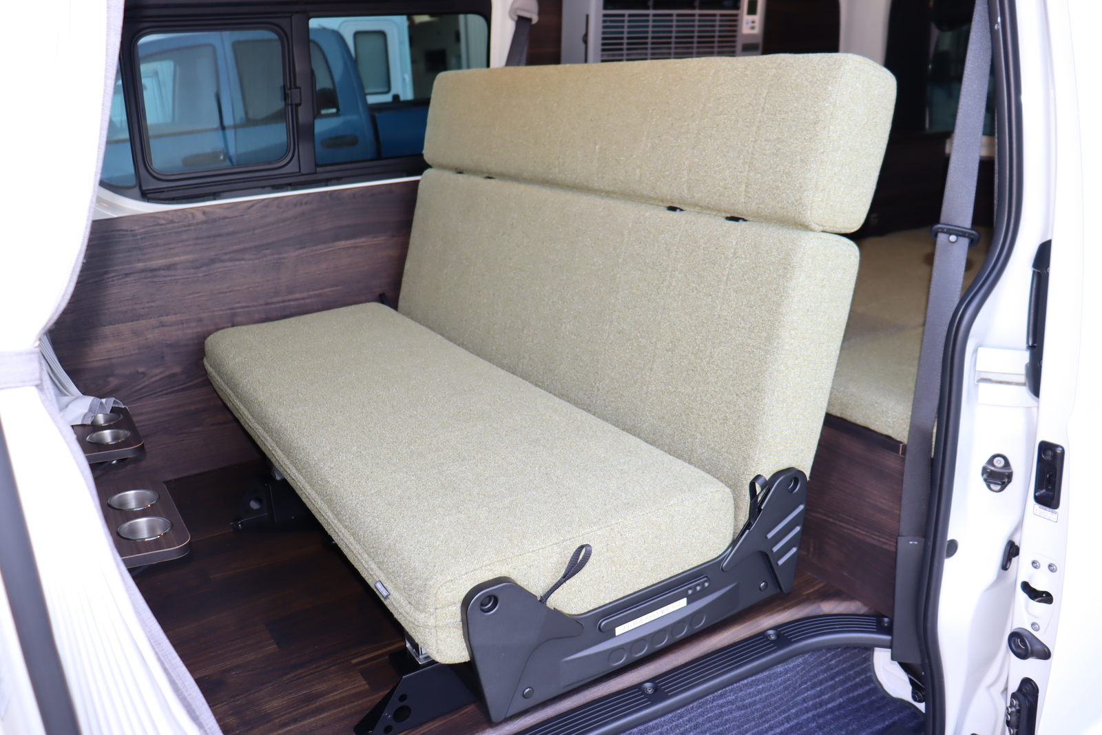 キャンピングカーバンコン