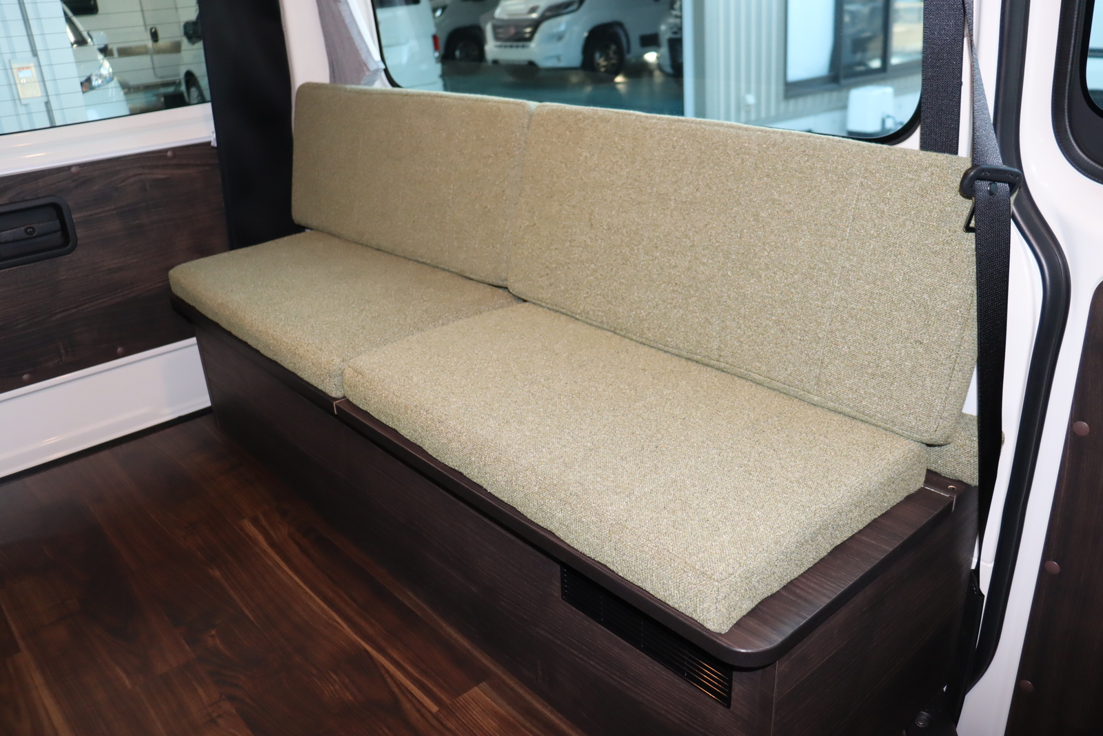 キャンピングカーバンコン