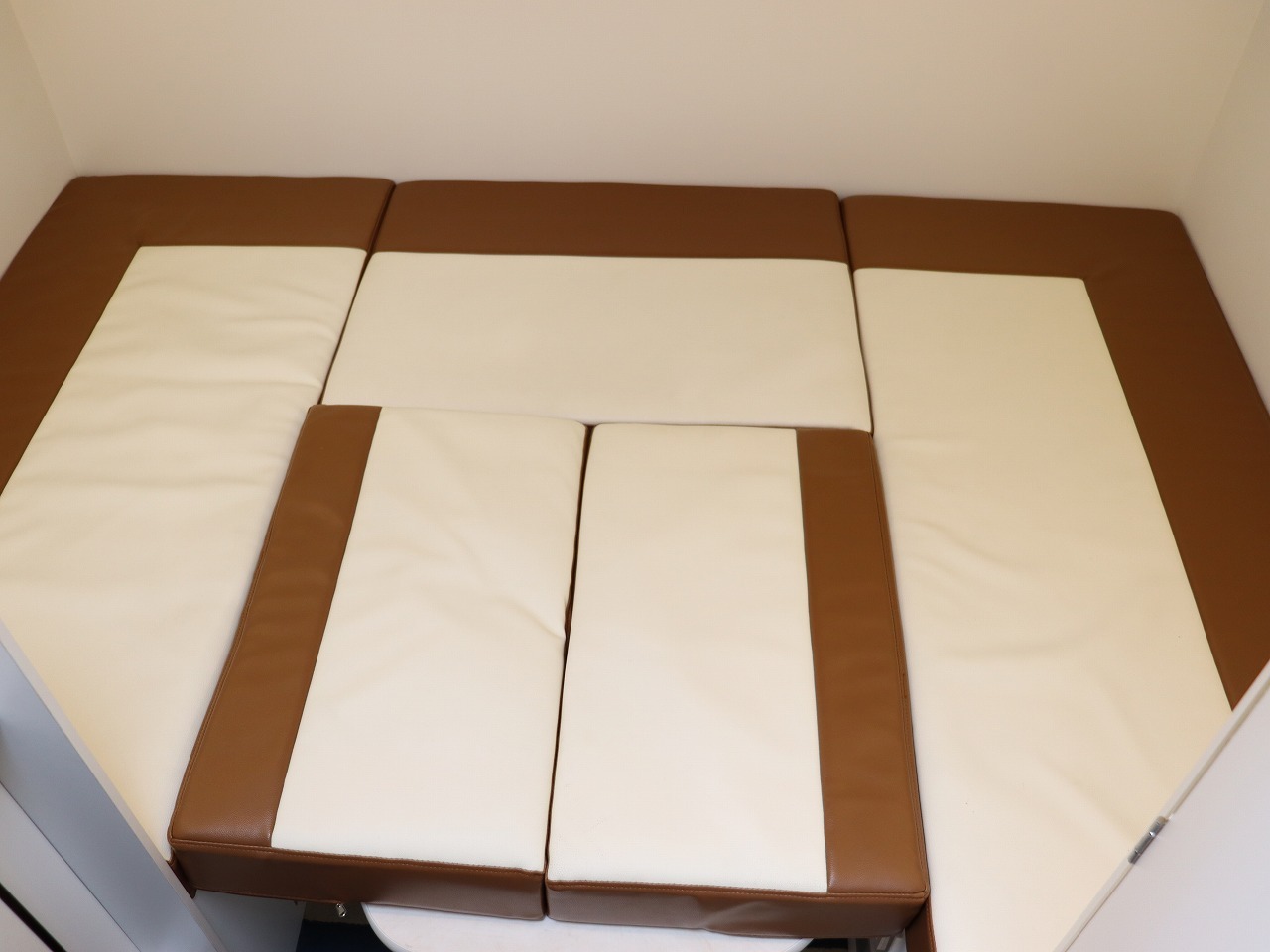 キャンピングカートレーラー