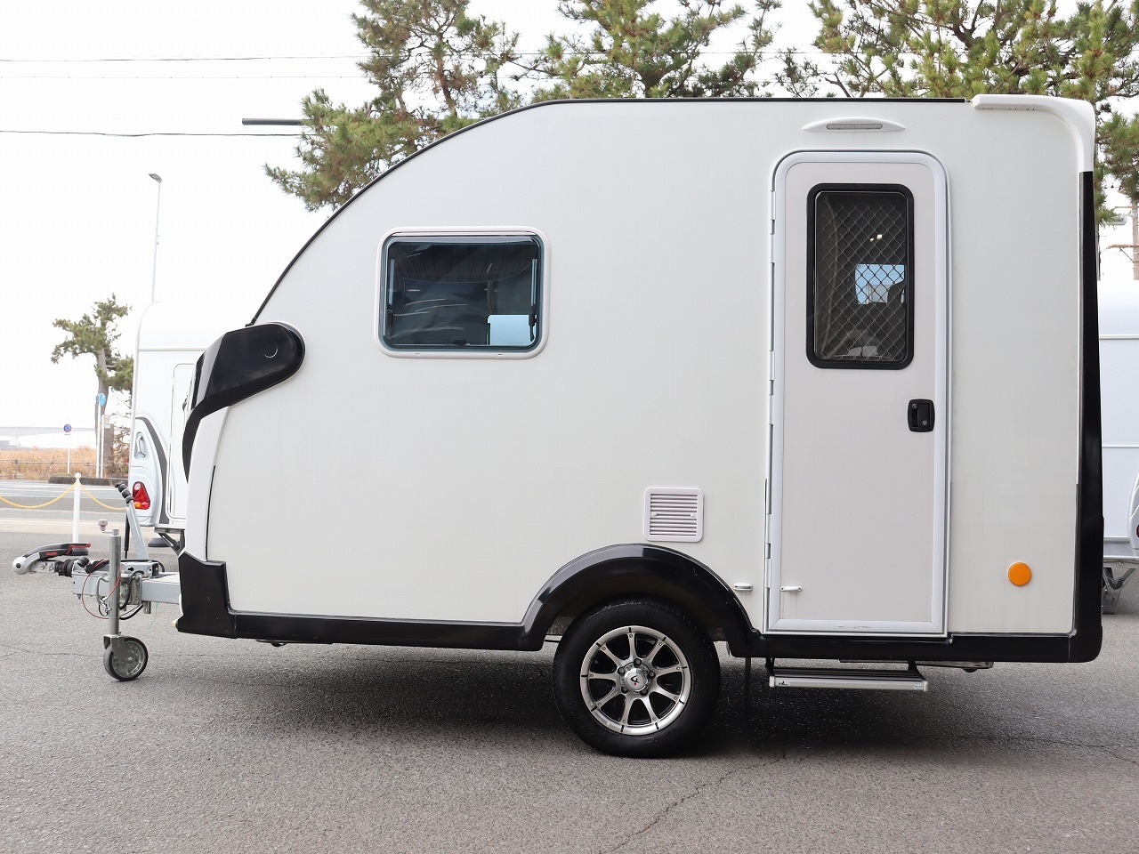 キャンピングカートレーラー