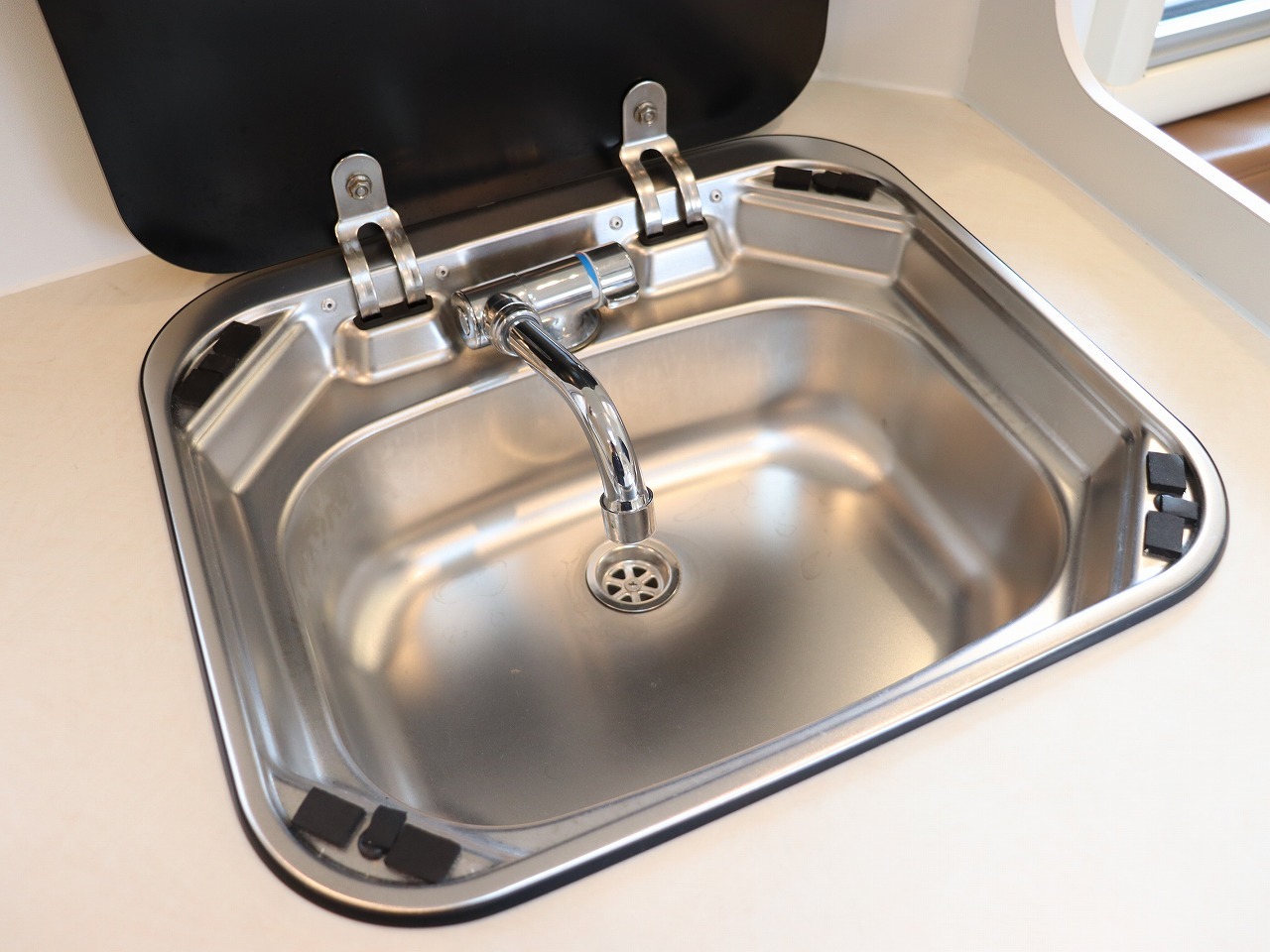 キャンピングカートレーラー