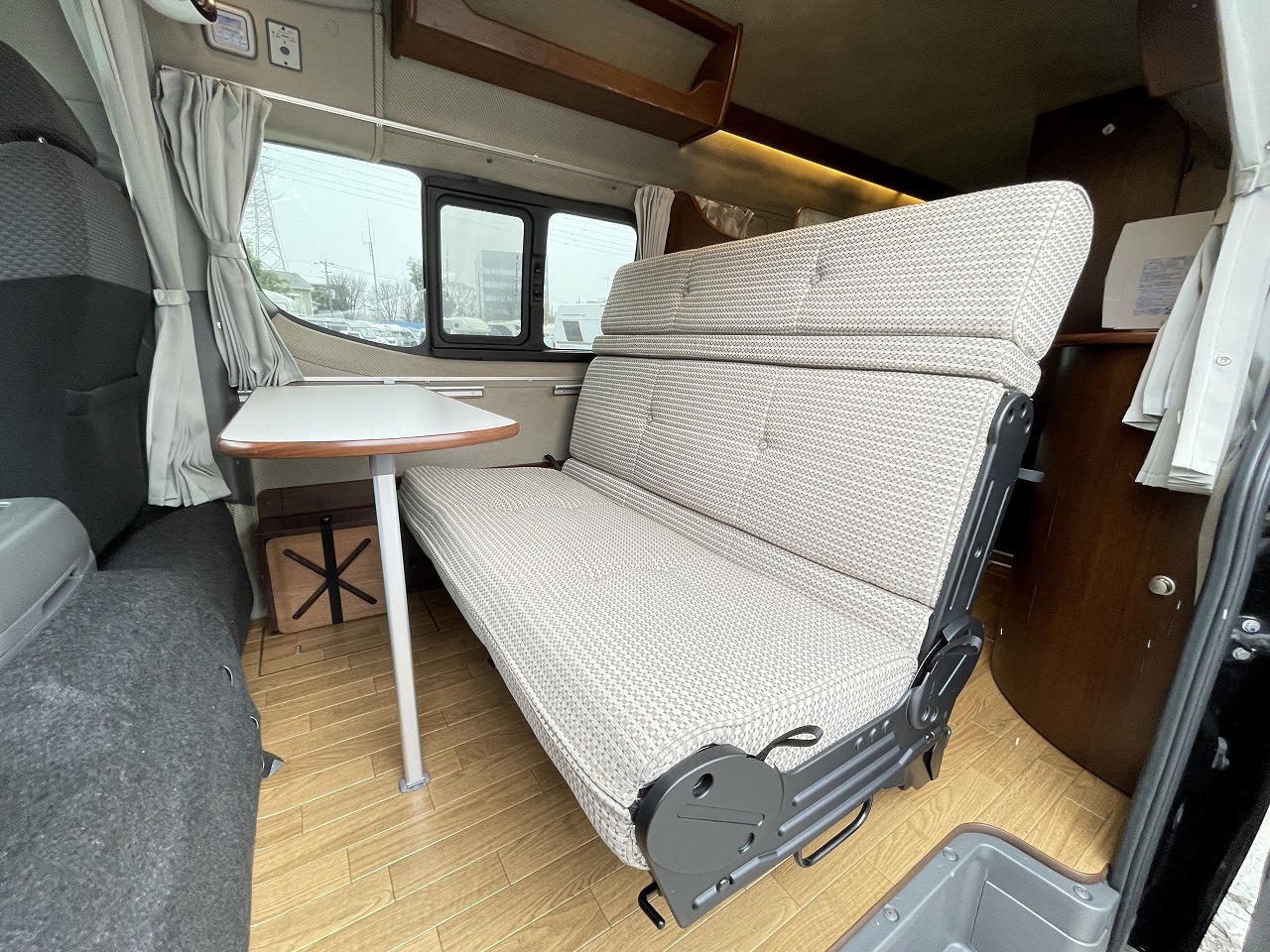 キャンピングカーバンコン