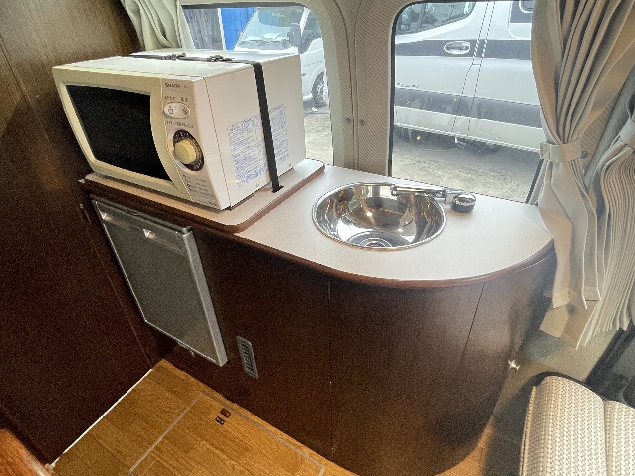 キャンピングカーバンコン