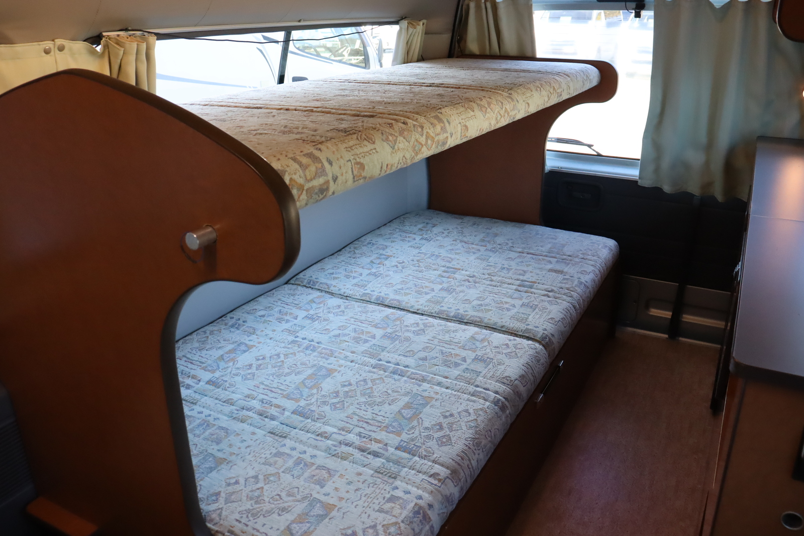 キャンピングカーバンコン