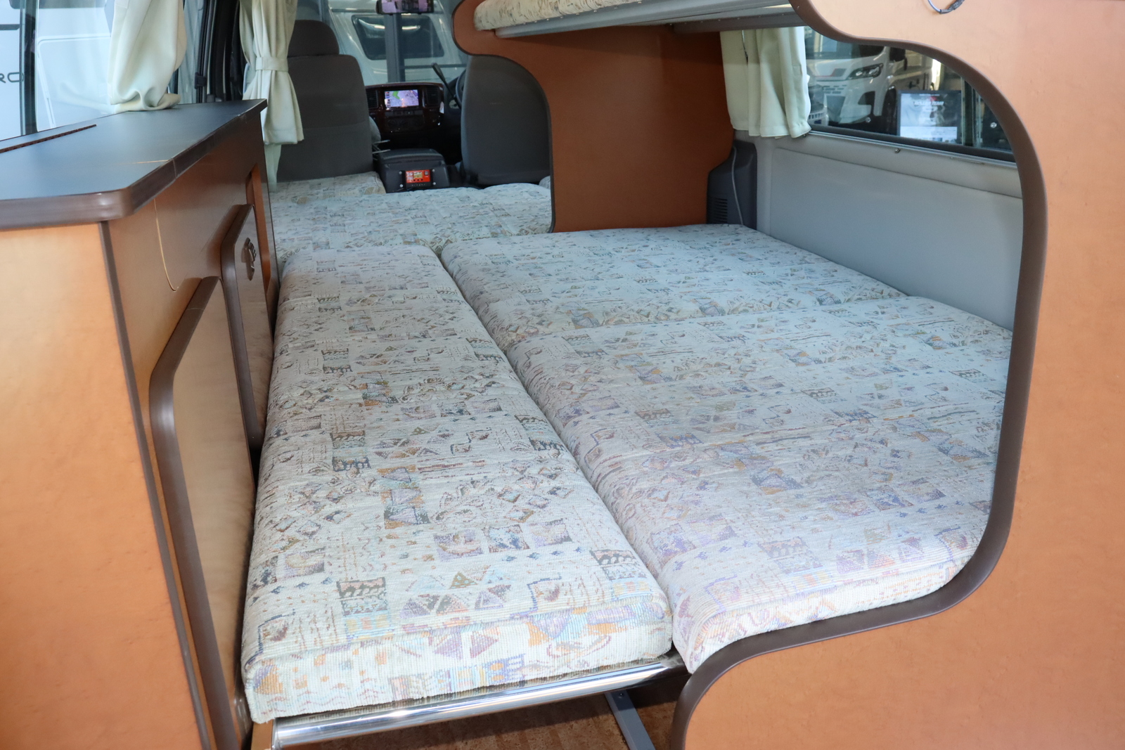 キャンピングカーバンコン