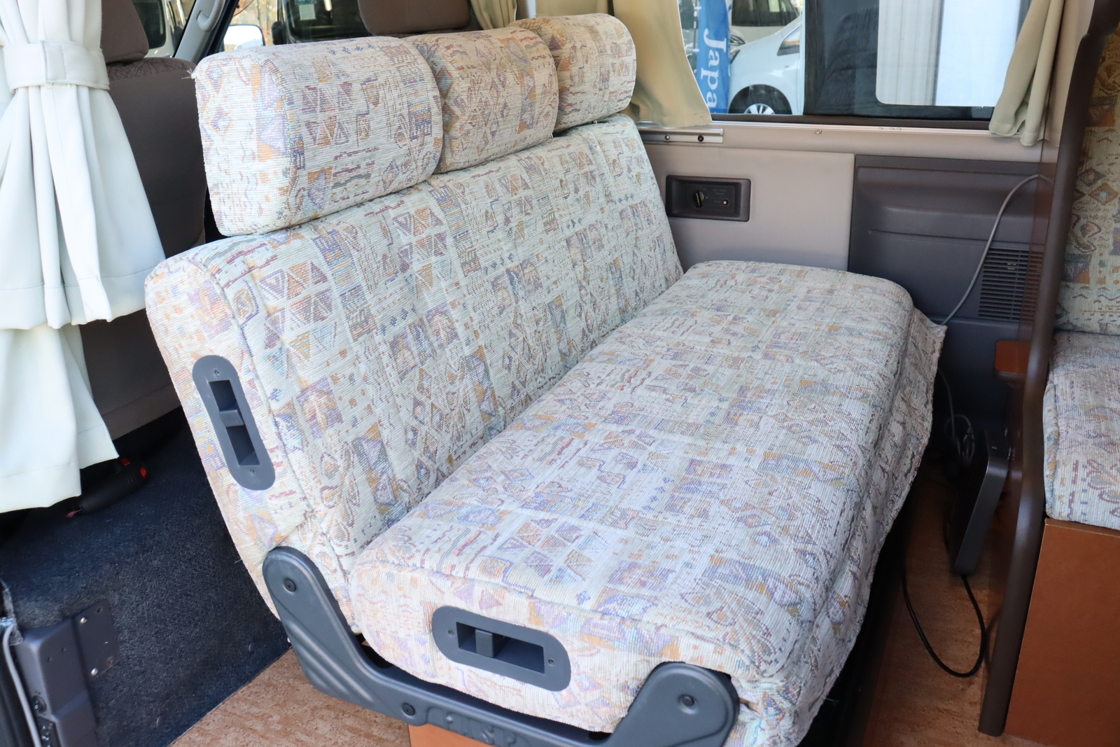 キャンピングカーバンコン