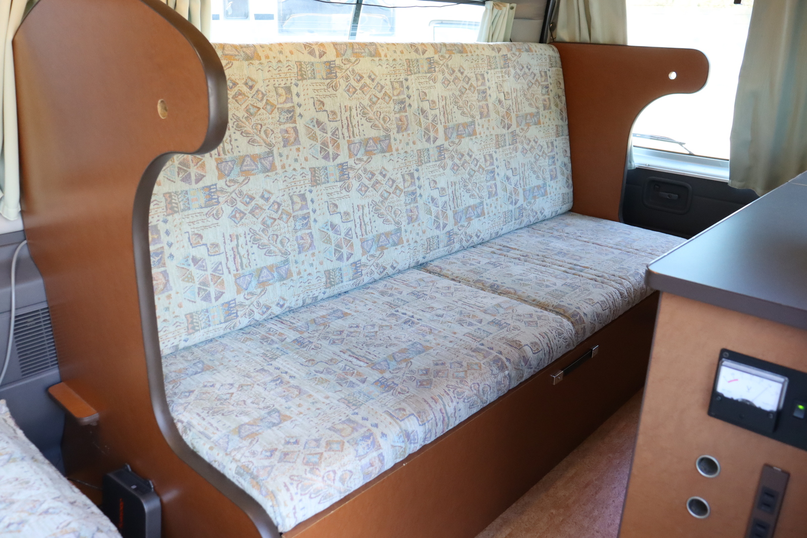 キャンピングカーバンコン