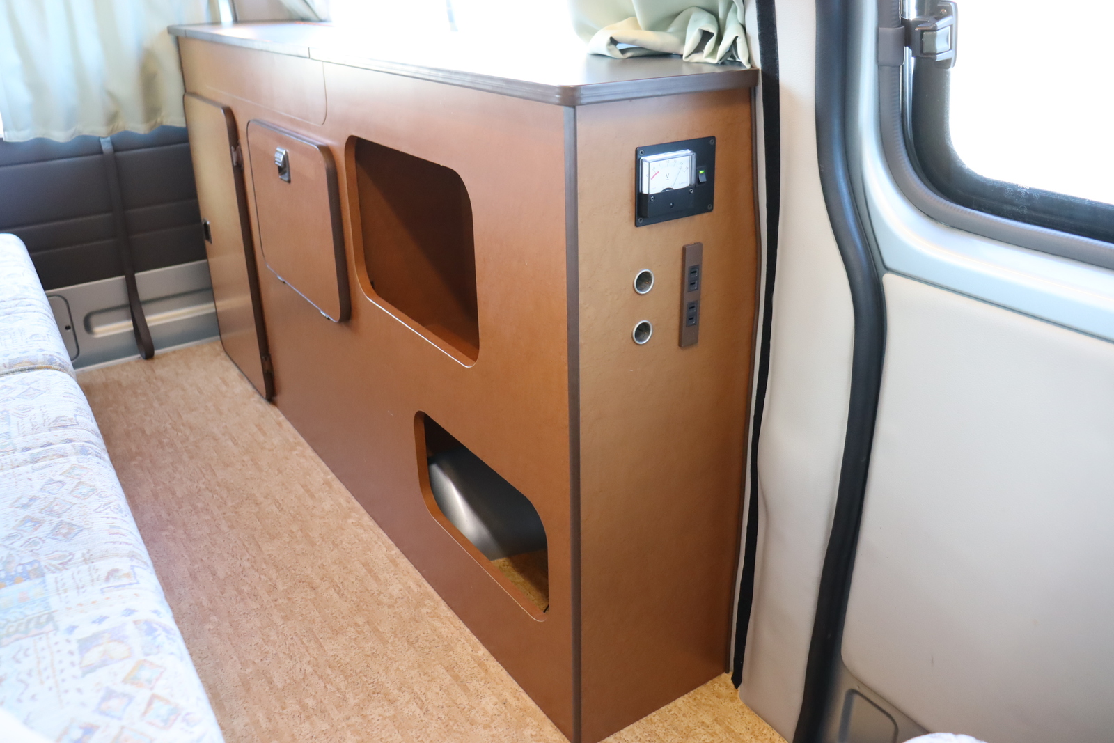 キャンピングカーバンコン