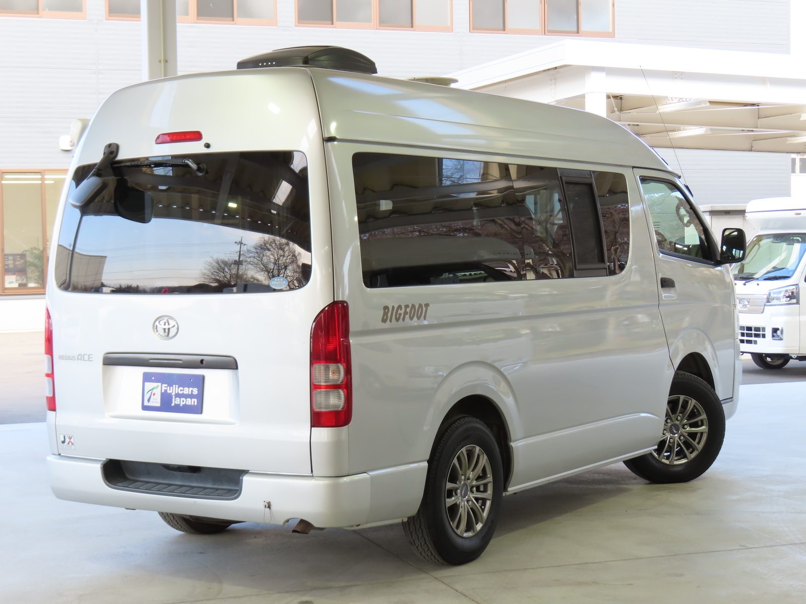 キャンピングカーバンコン