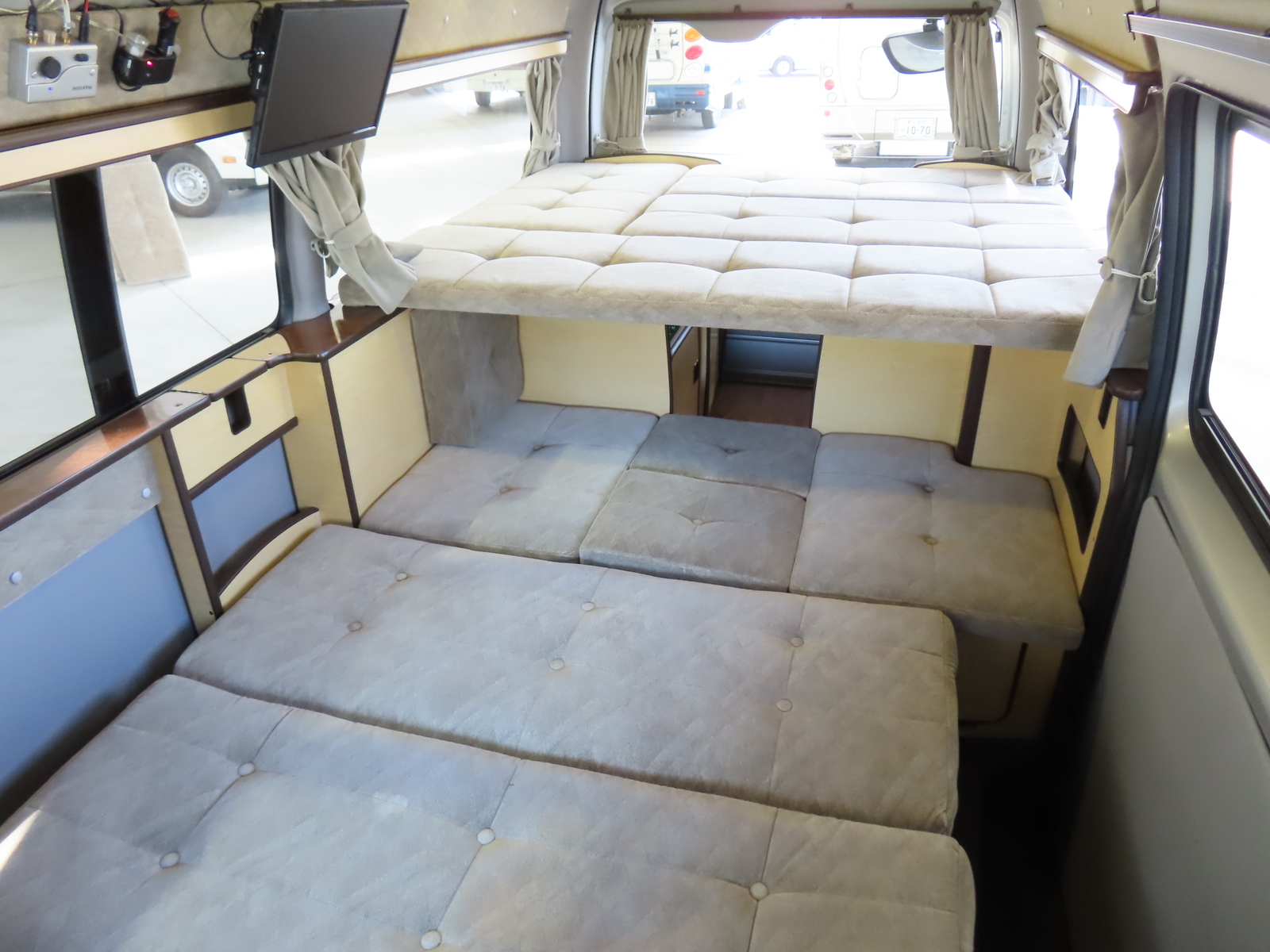 キャンピングカーバンコン