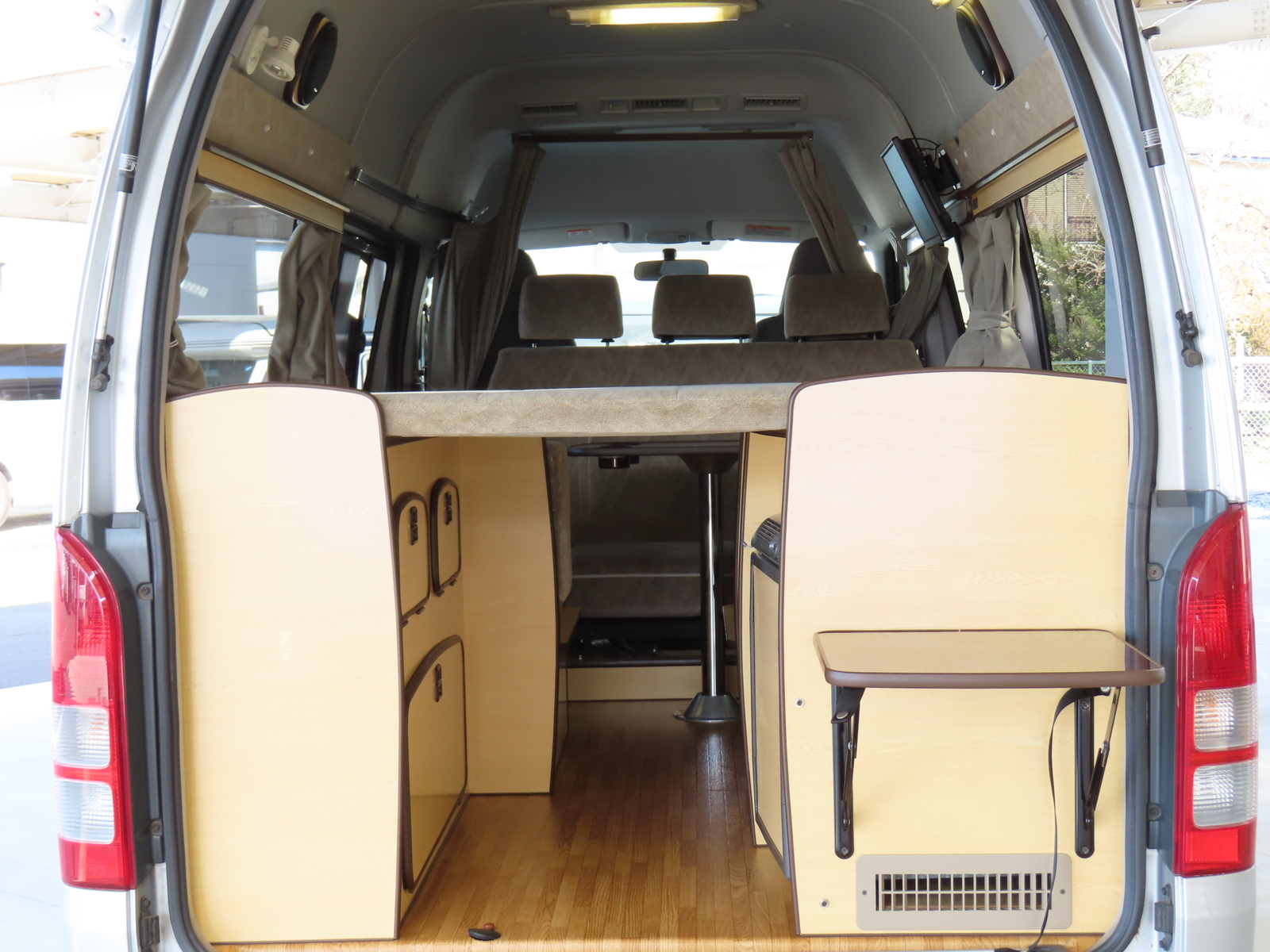 キャンピングカーバンコン