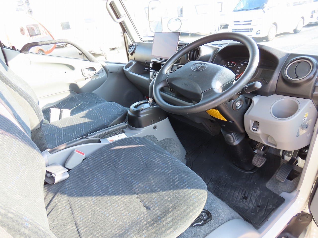 キャンピングカーキャブコン