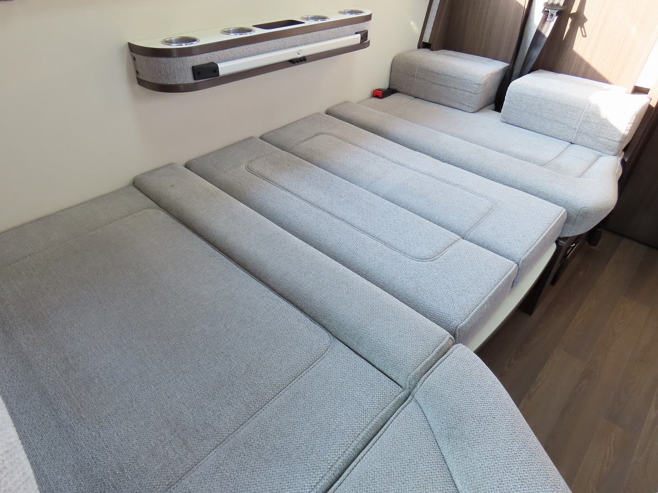 キャンピングカーキャブコン