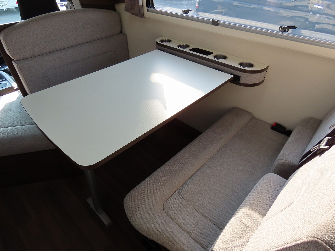 キャンピングカーキャブコン