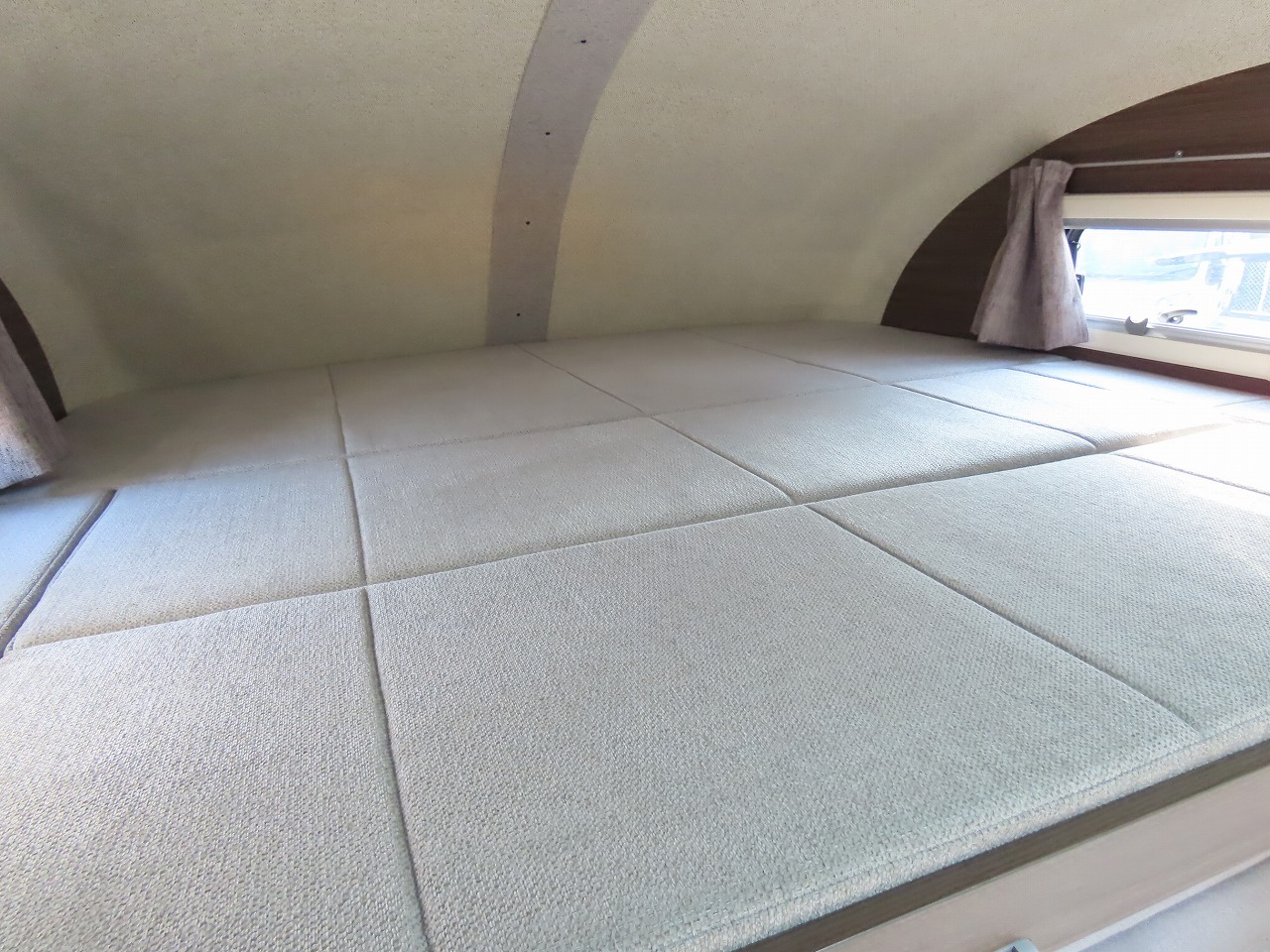 キャンピングカーキャブコン