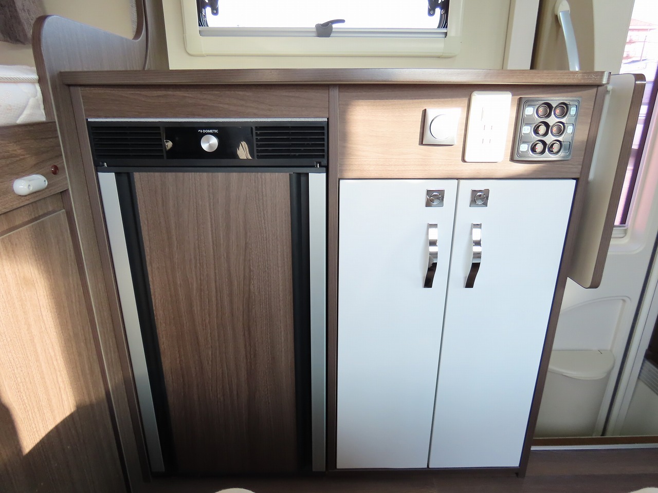 キャンピングカーキャブコン