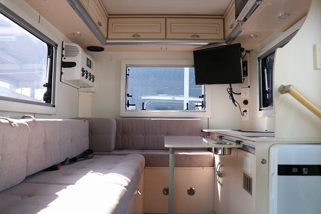 キャンピングカー軽キャンパー