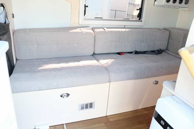 キャンピングカー軽キャンパー