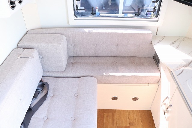 キャンピングカー軽キャンパー