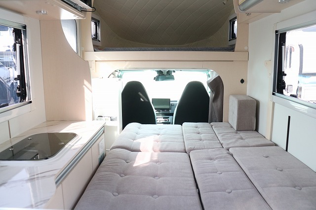 キャンピングカー軽キャンパー