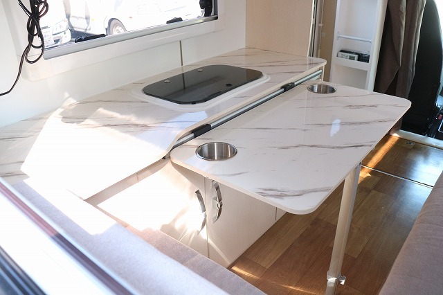 キャンピングカー軽キャンパー