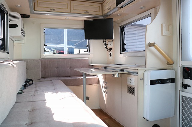 キャンピングカー軽キャンパー