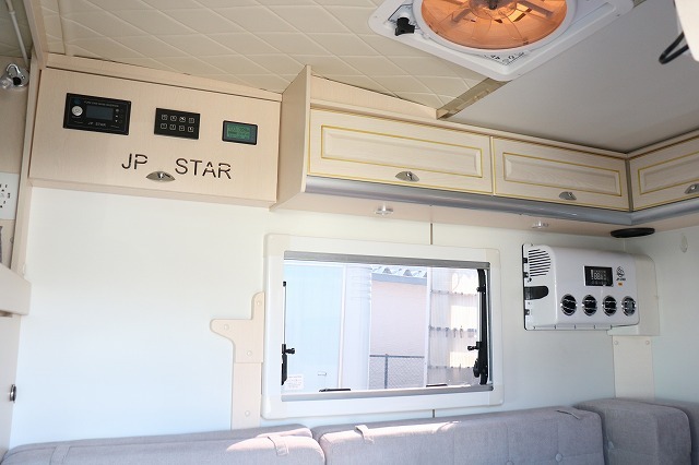 キャンピングカー軽キャンパー