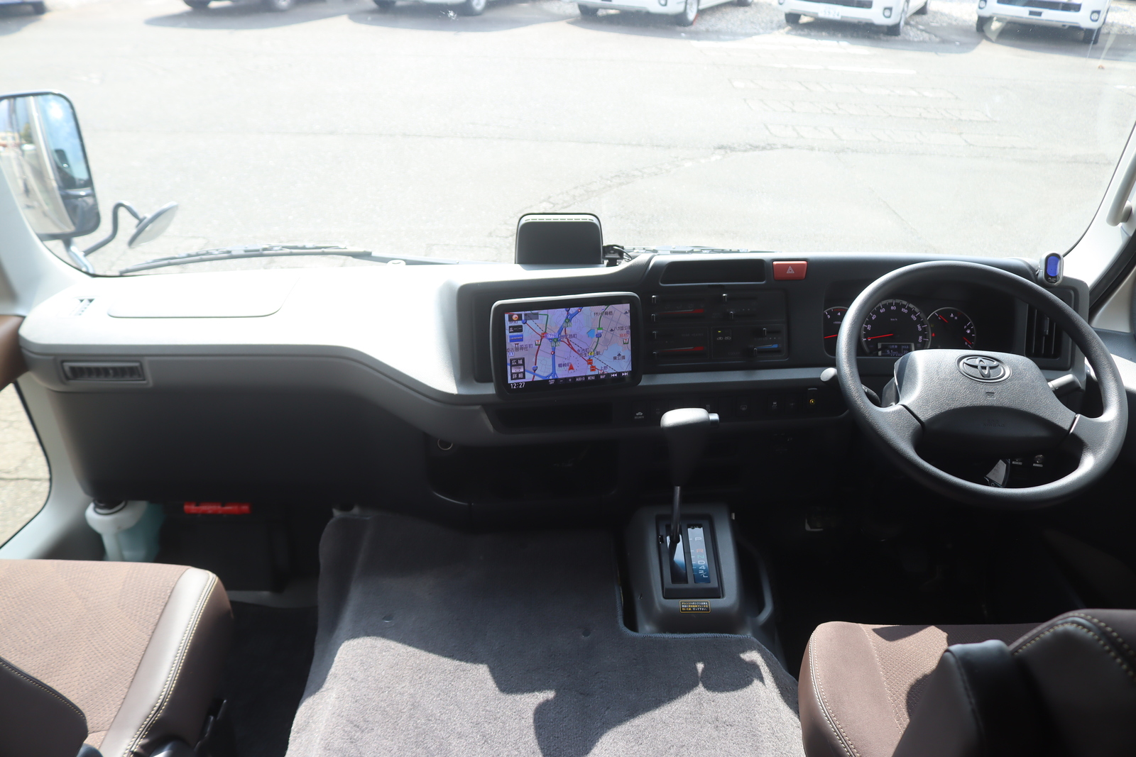 キャンピングカーバスコン