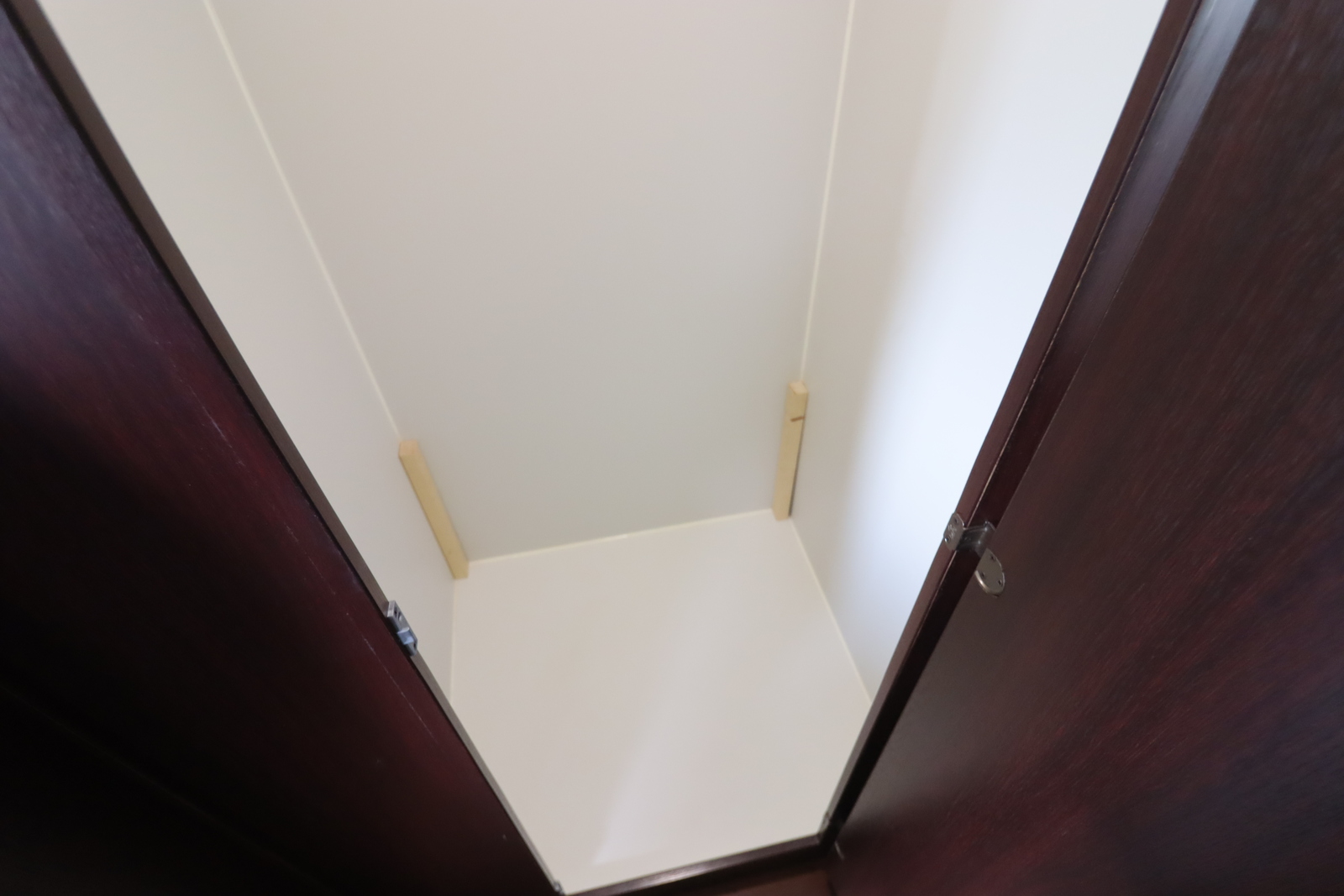 キャンピングカーバスコン