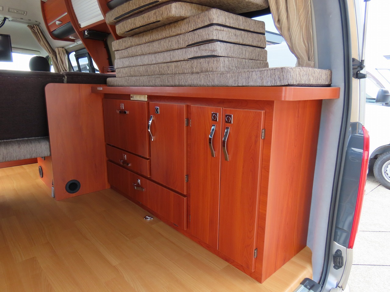 キャンピングカーバンコン