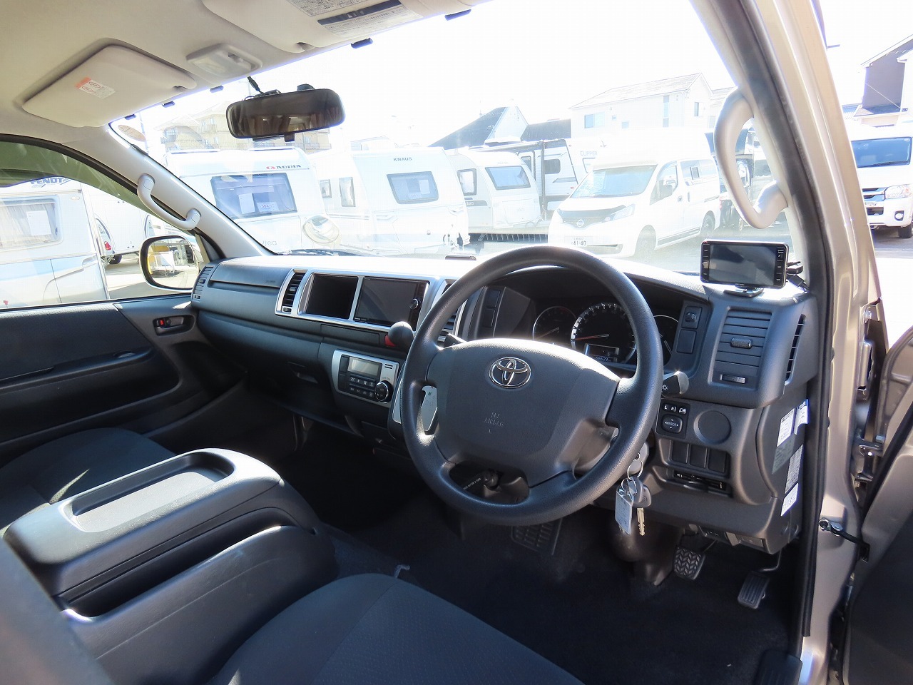 キャンピングカーバンコン