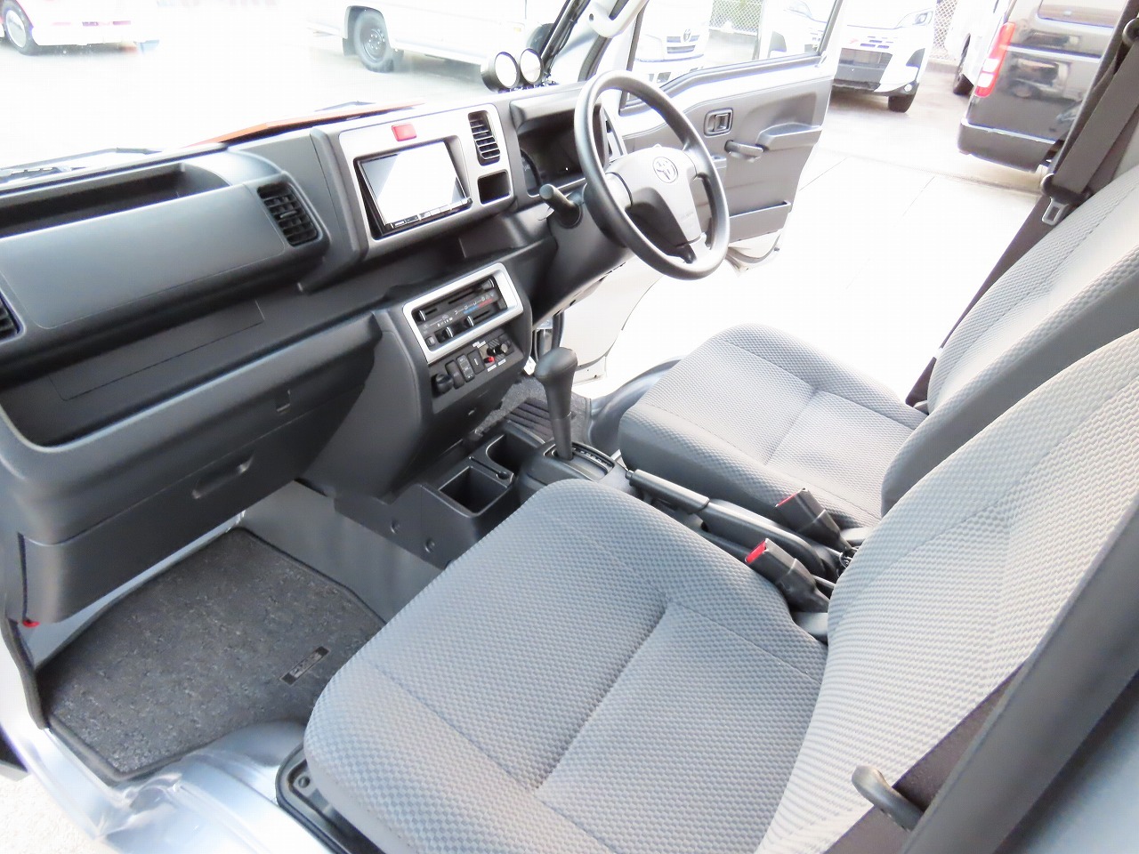 キャンピングカー軽キャンパー