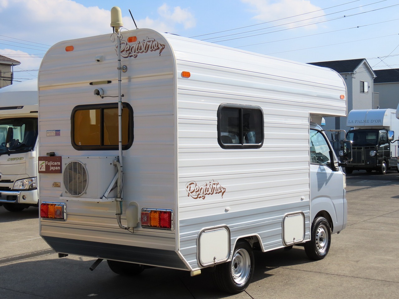 キャンピングカー軽キャンパー