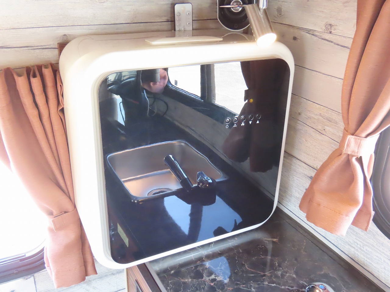 キャンピングカー軽キャンパー