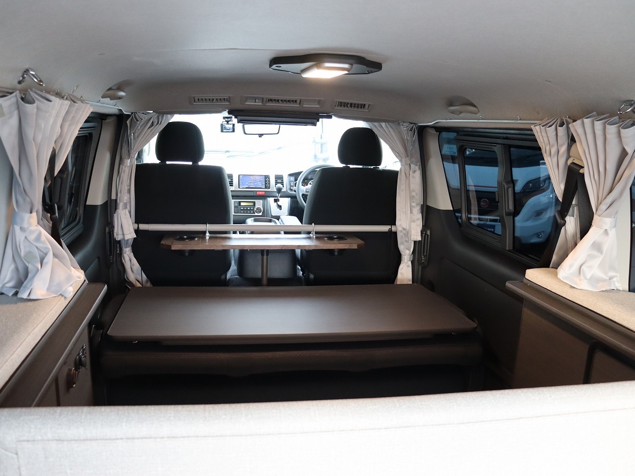 キャンピングカーバンコン