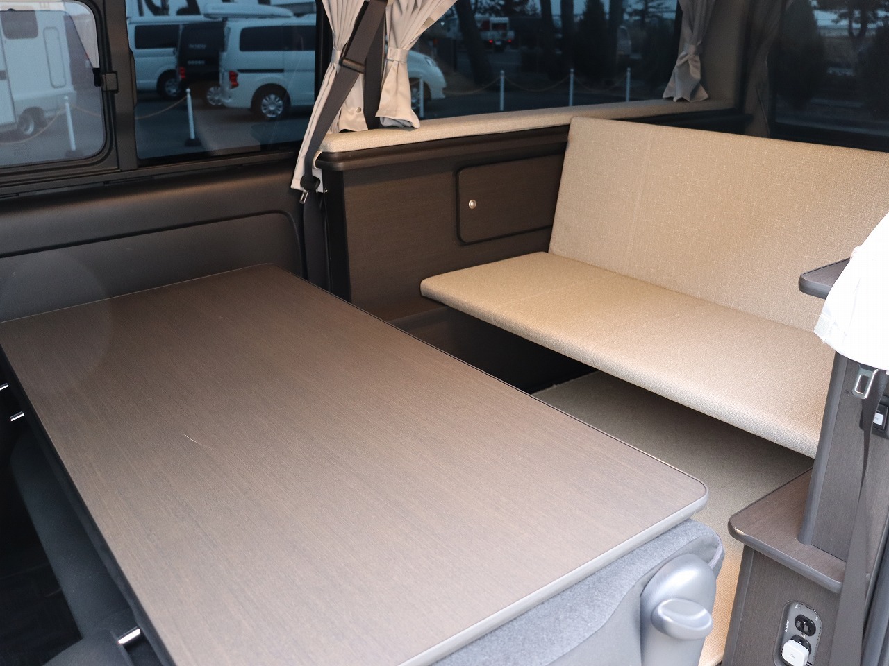 キャンピングカーバンコン