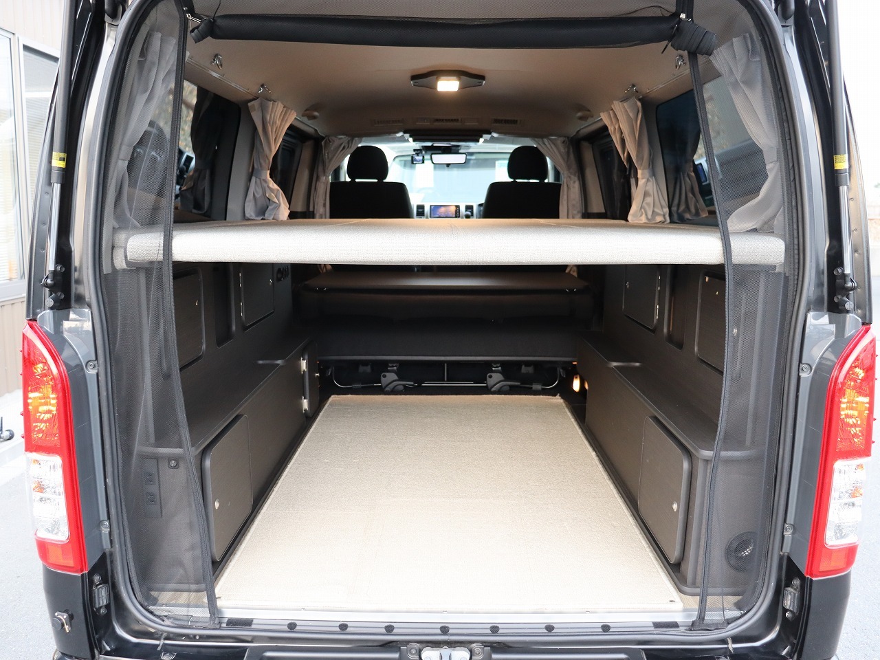 キャンピングカーバンコン