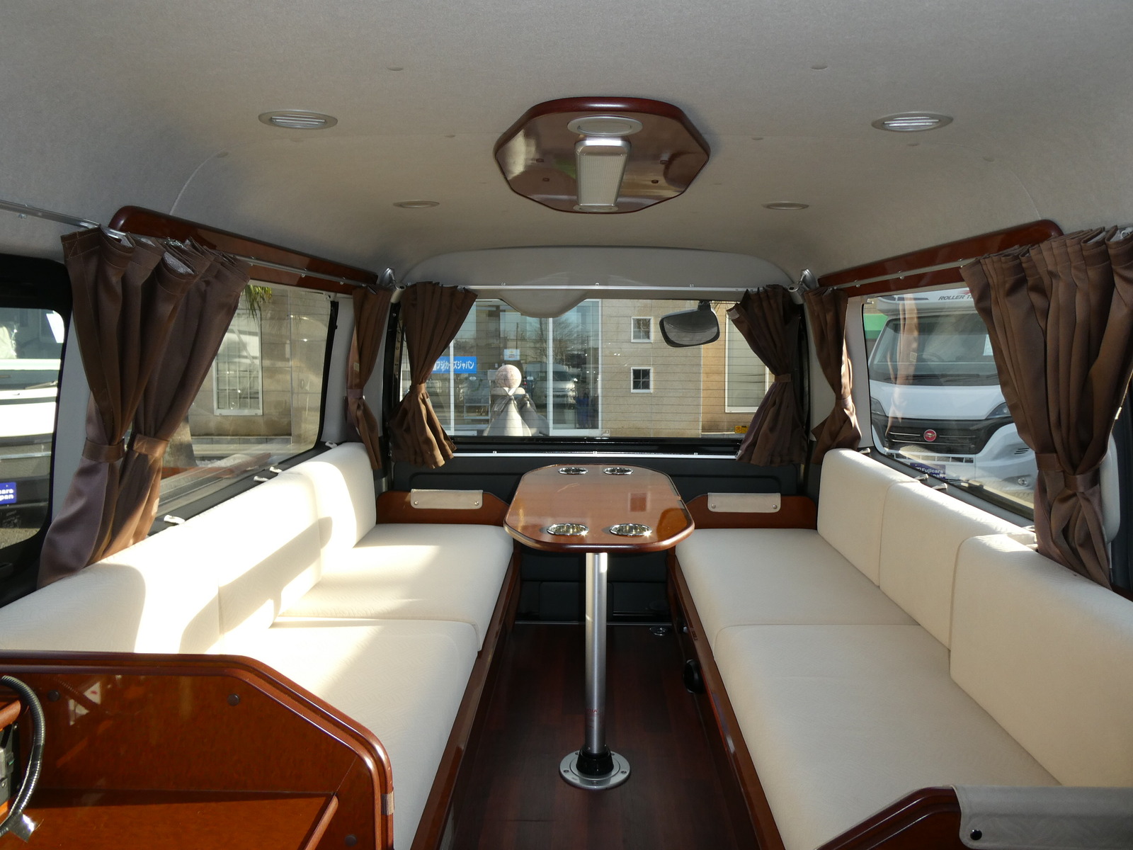 キャンピングカーバンコン