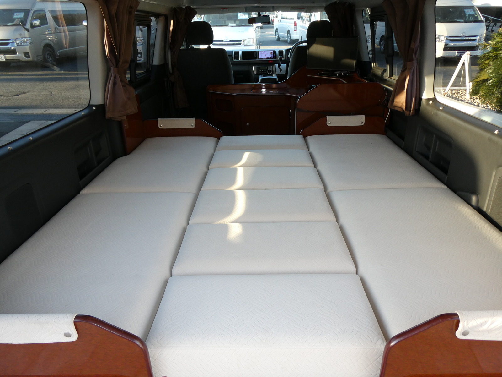 キャンピングカーバンコン