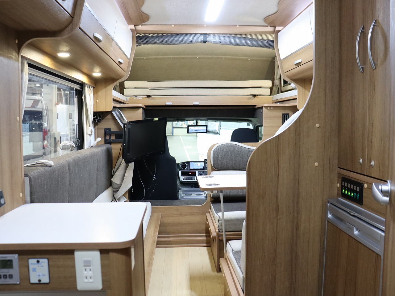 キャンピングカーキャブコン