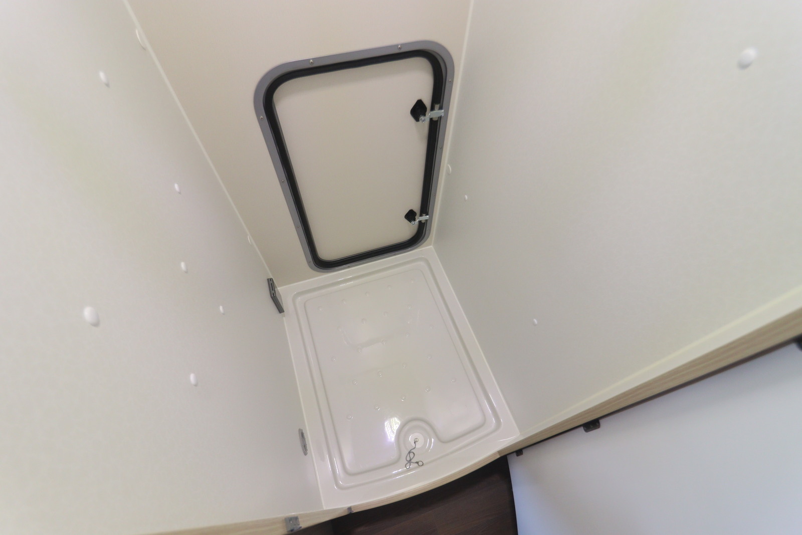 キャンピングカーキャブコン