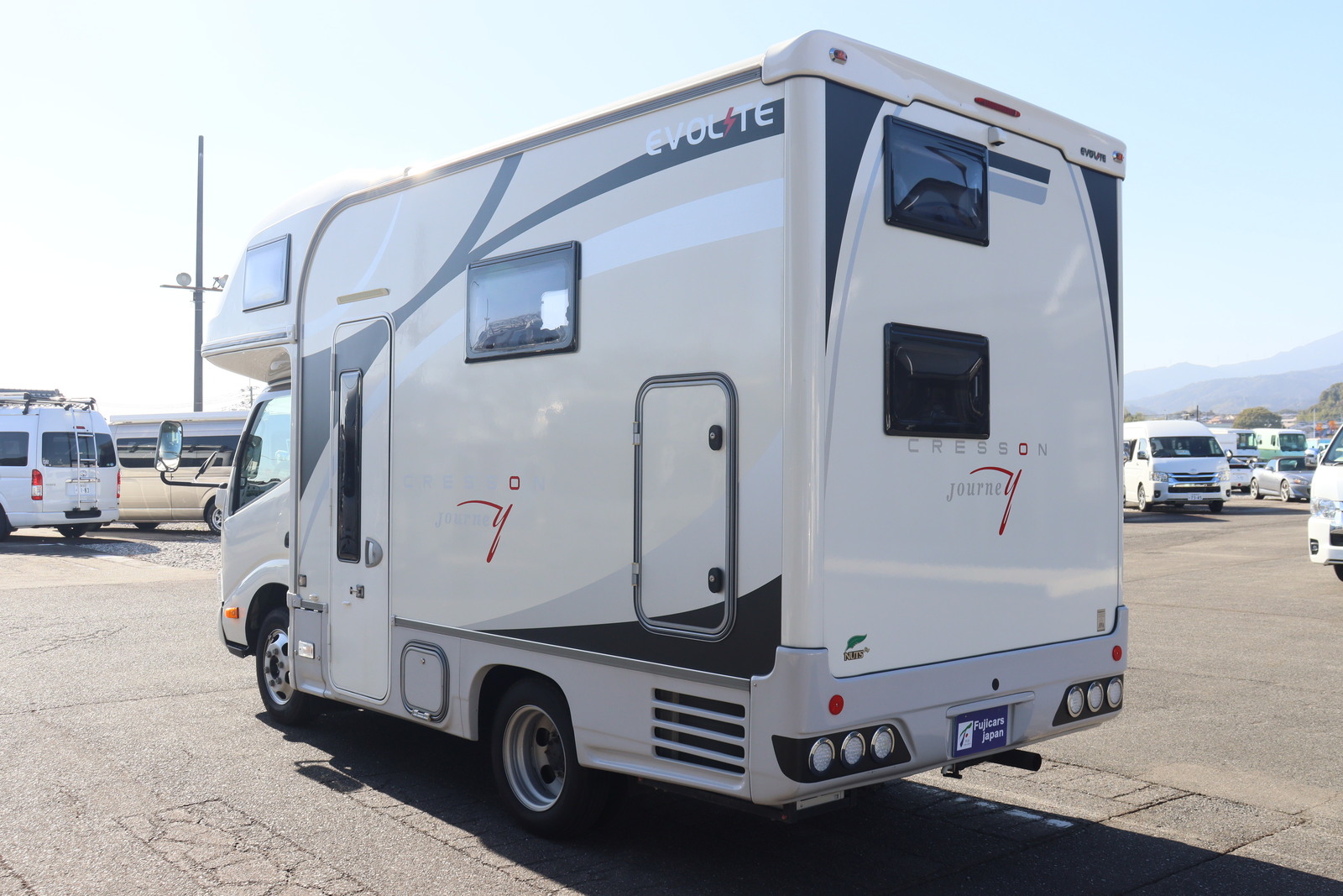 キャンピングカーキャブコン