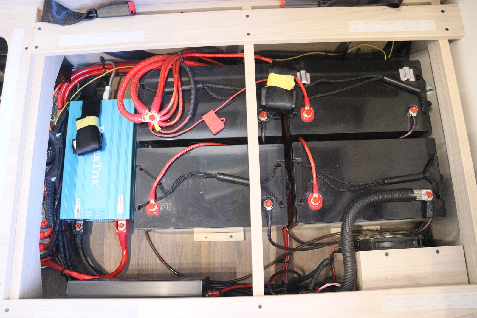 キャンピングカーキャブコン