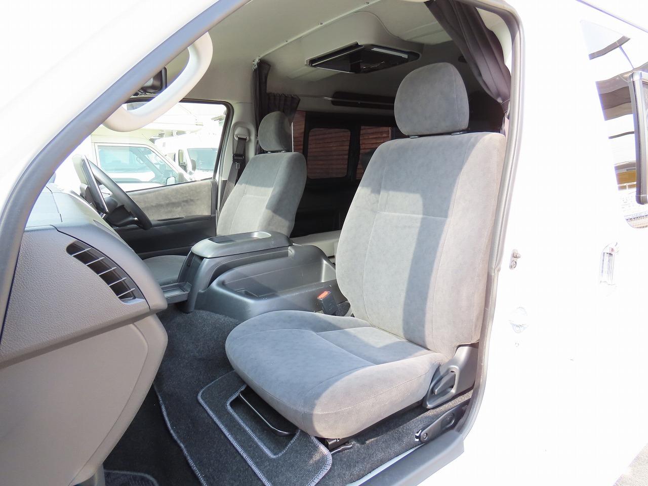 キャンピングカーバンコン