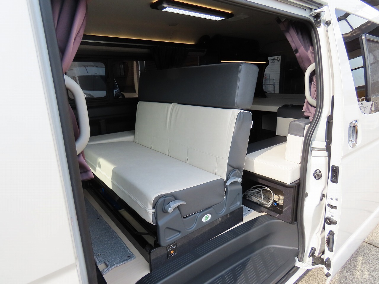 キャンピングカーバンコン