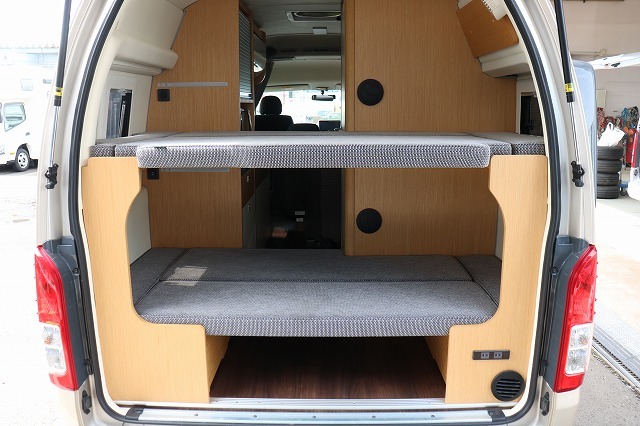 キャンピングカーバンコン