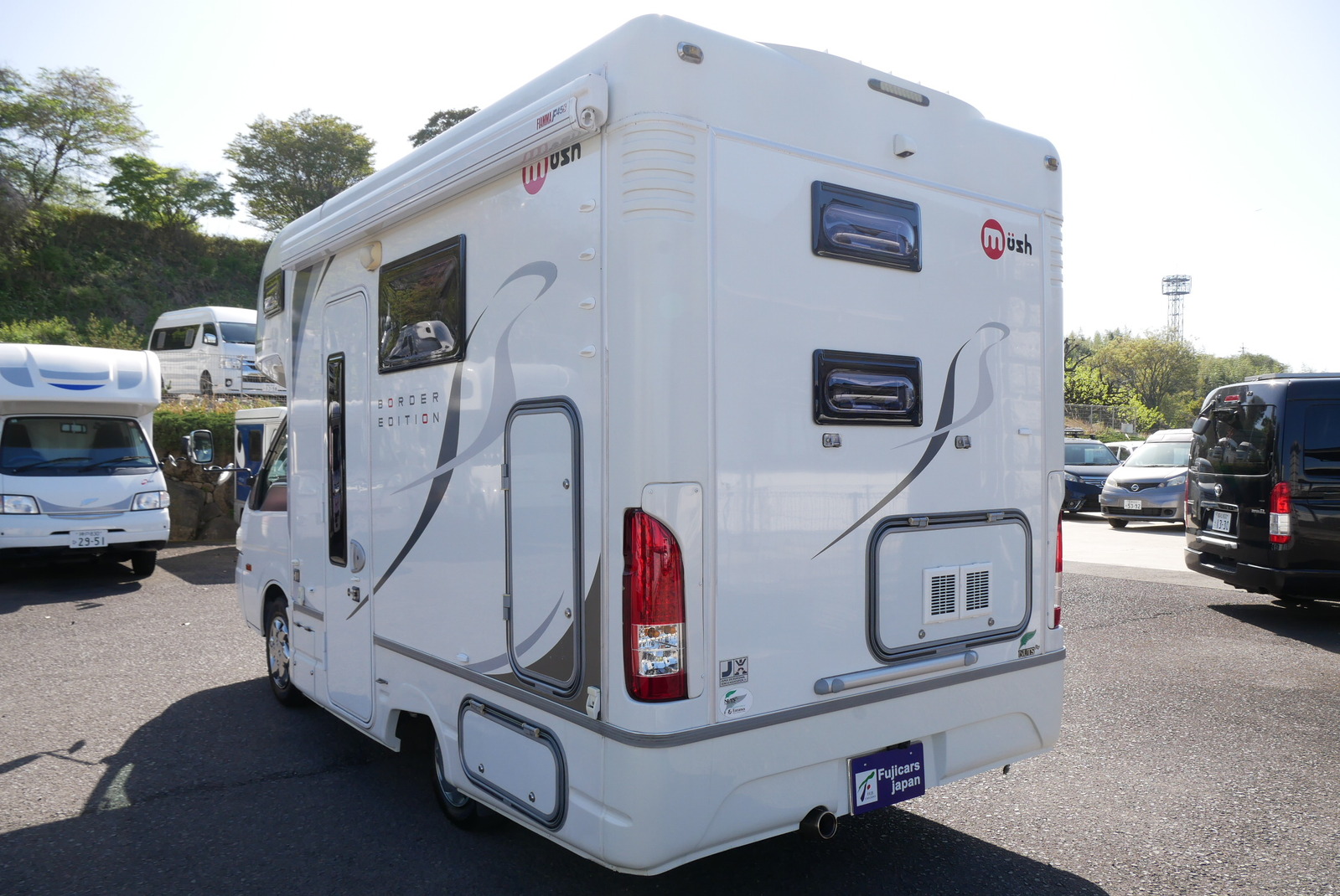 キャンピングカーキャブコン