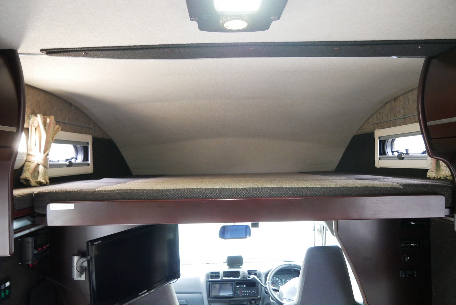 キャンピングカーキャブコン