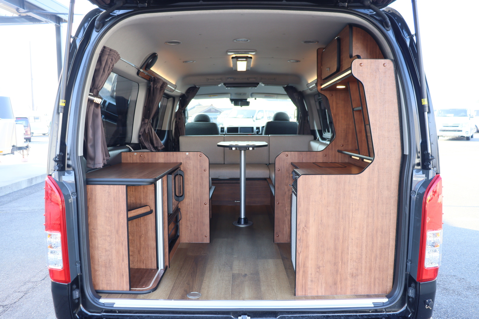 キャンピングカーバンコン