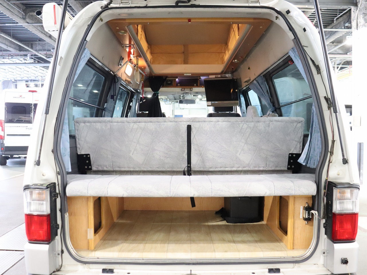 キャンピングカーバンコン